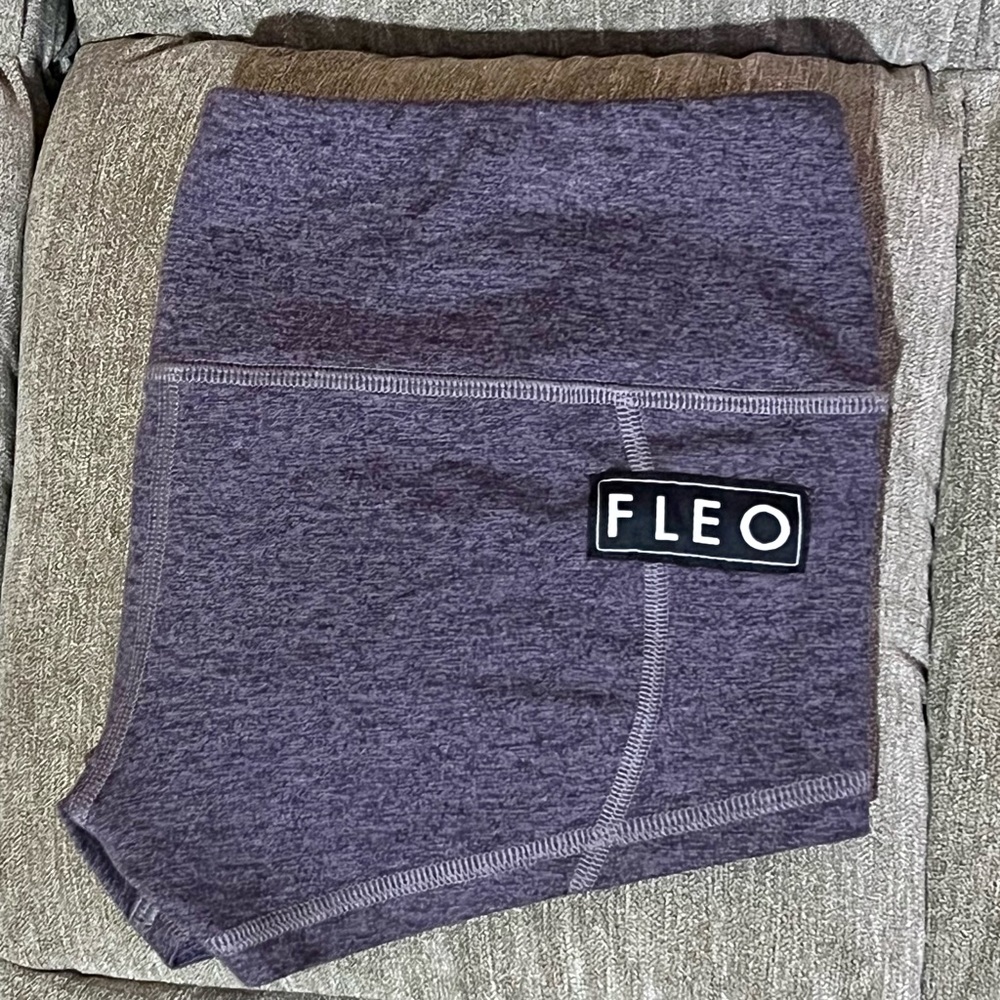 FLEO Shorts - Picture 2 of 3